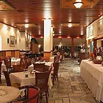 Iniohos 3* Delphi