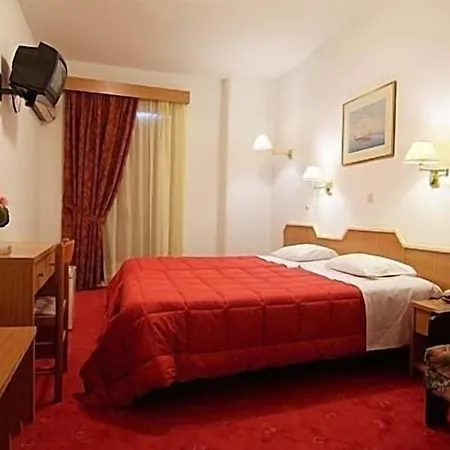 Hotel Iniohos 3*