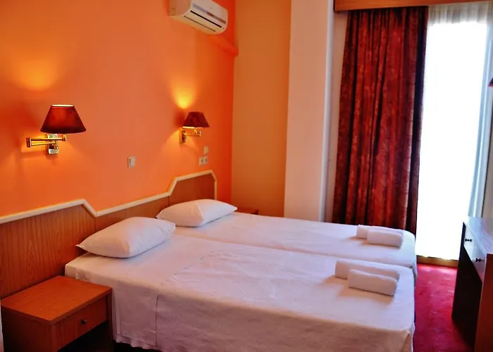 Hotel Iniohos 3*
